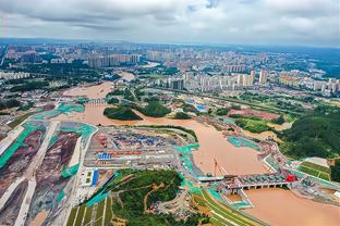 啊这❓纽卡门将弃门而出！特奥半场超级大空门直接打偏